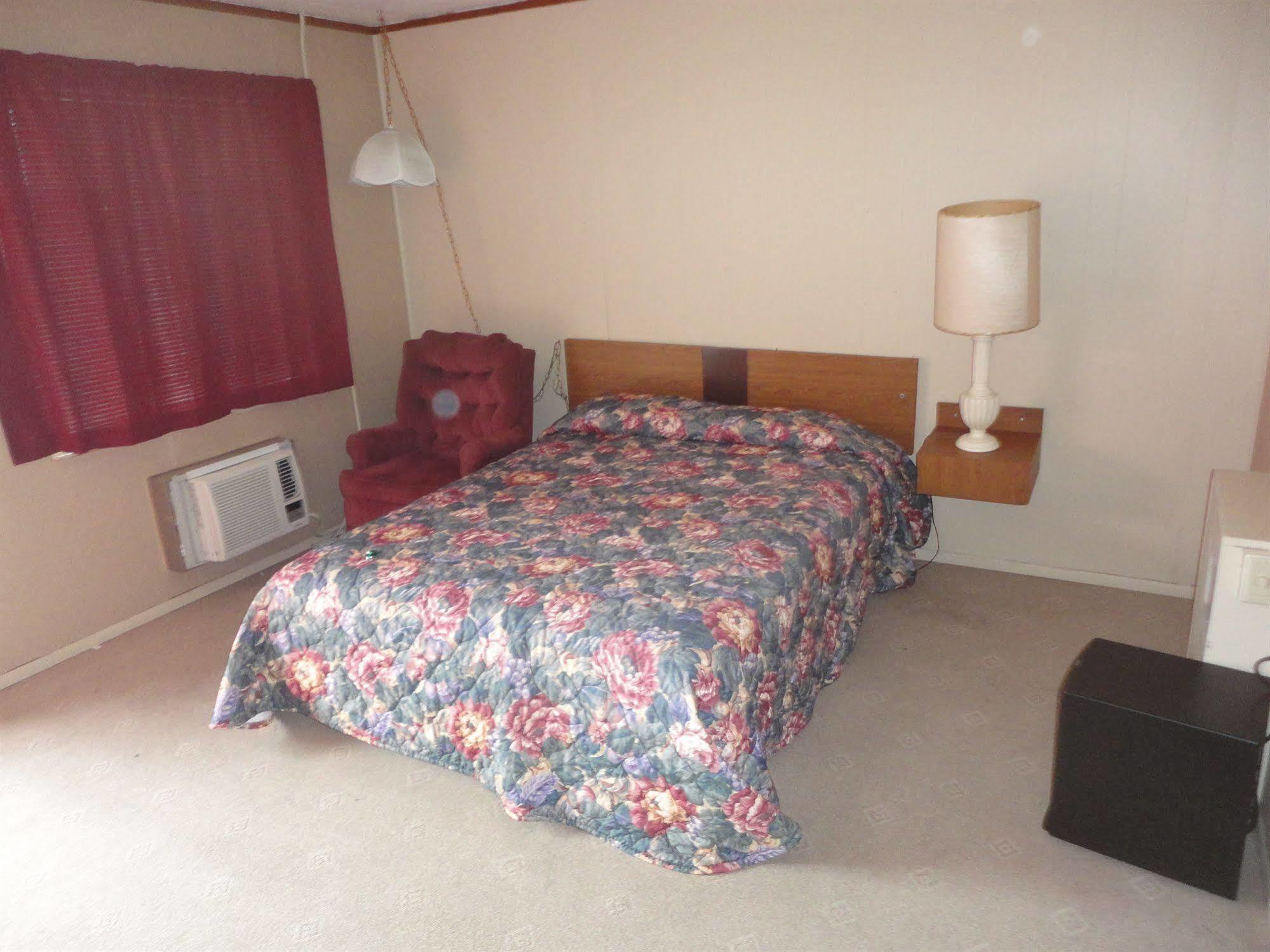 Empire Motel Saint Francis Extérieur photo