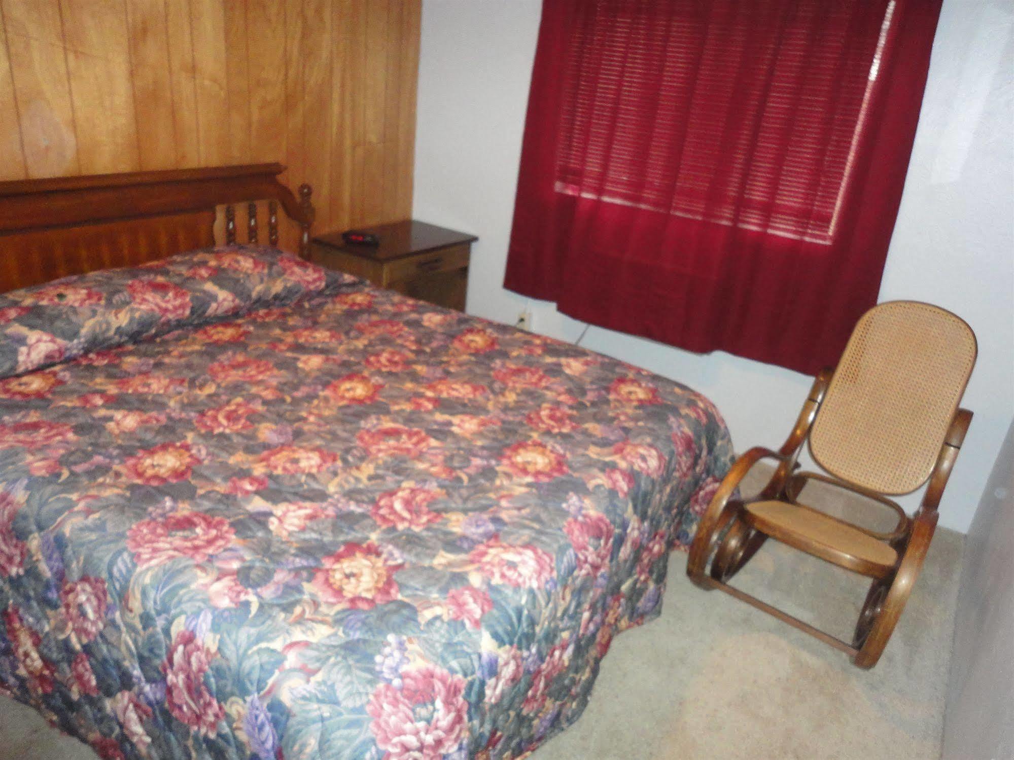 Empire Motel Saint Francis Extérieur photo