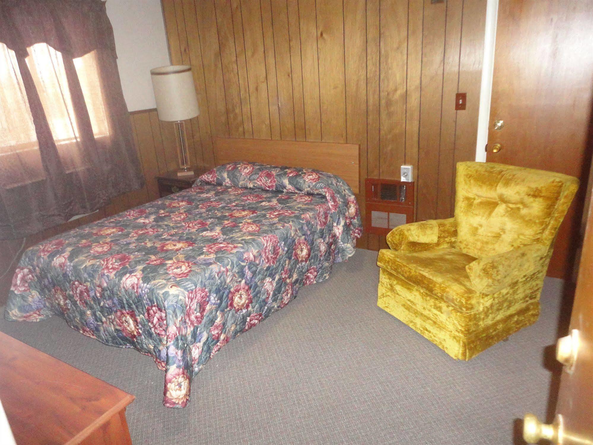 Empire Motel Saint Francis Extérieur photo